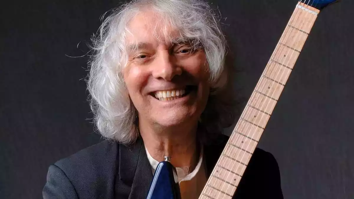  January 22 @ 11:00 AM (PDT) 
 MoMM@Home: Albert Lee - Rockin' the Electric Guitar 