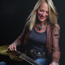 Cindy Cashdollar Artist Photo